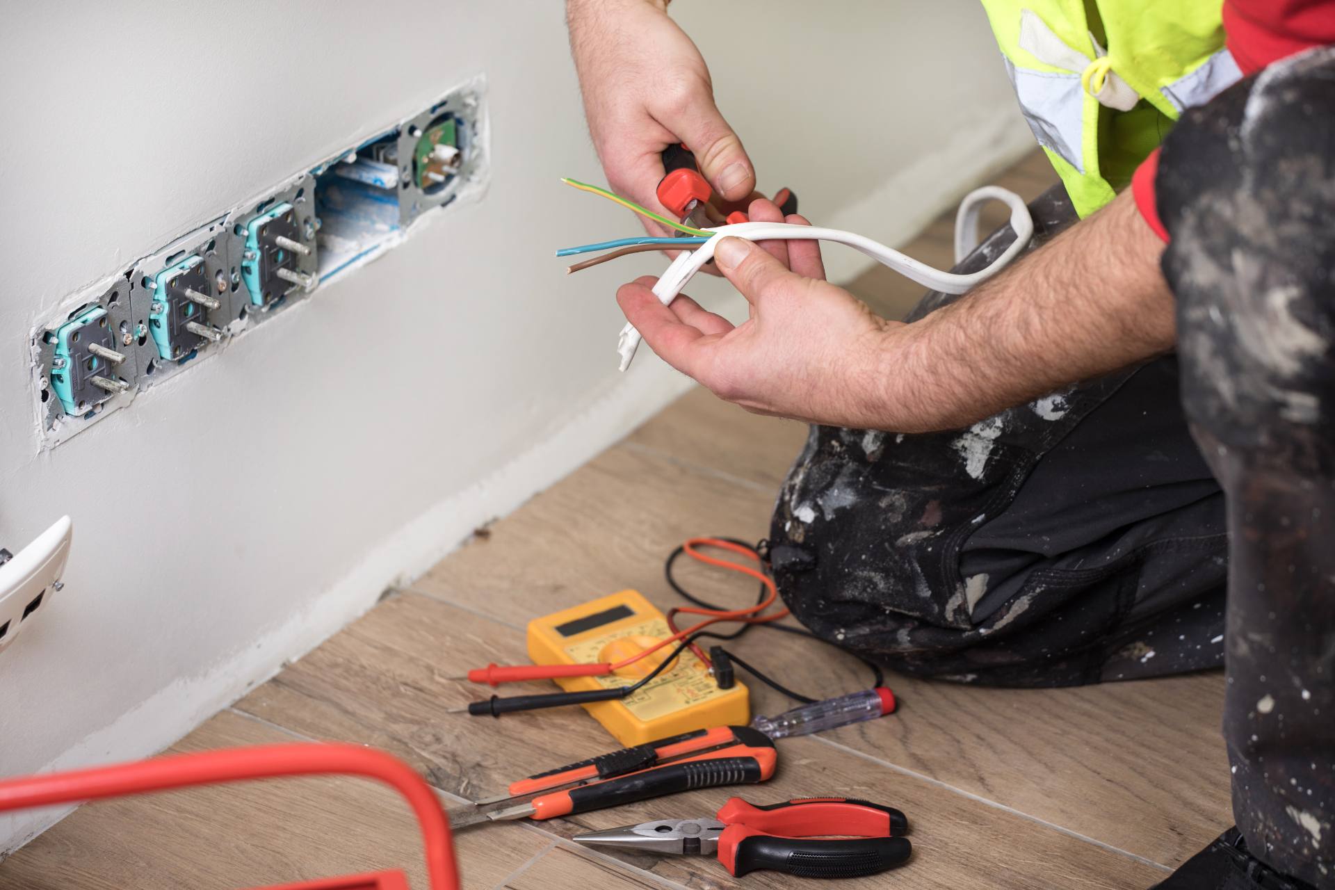 Electrician wiring power points