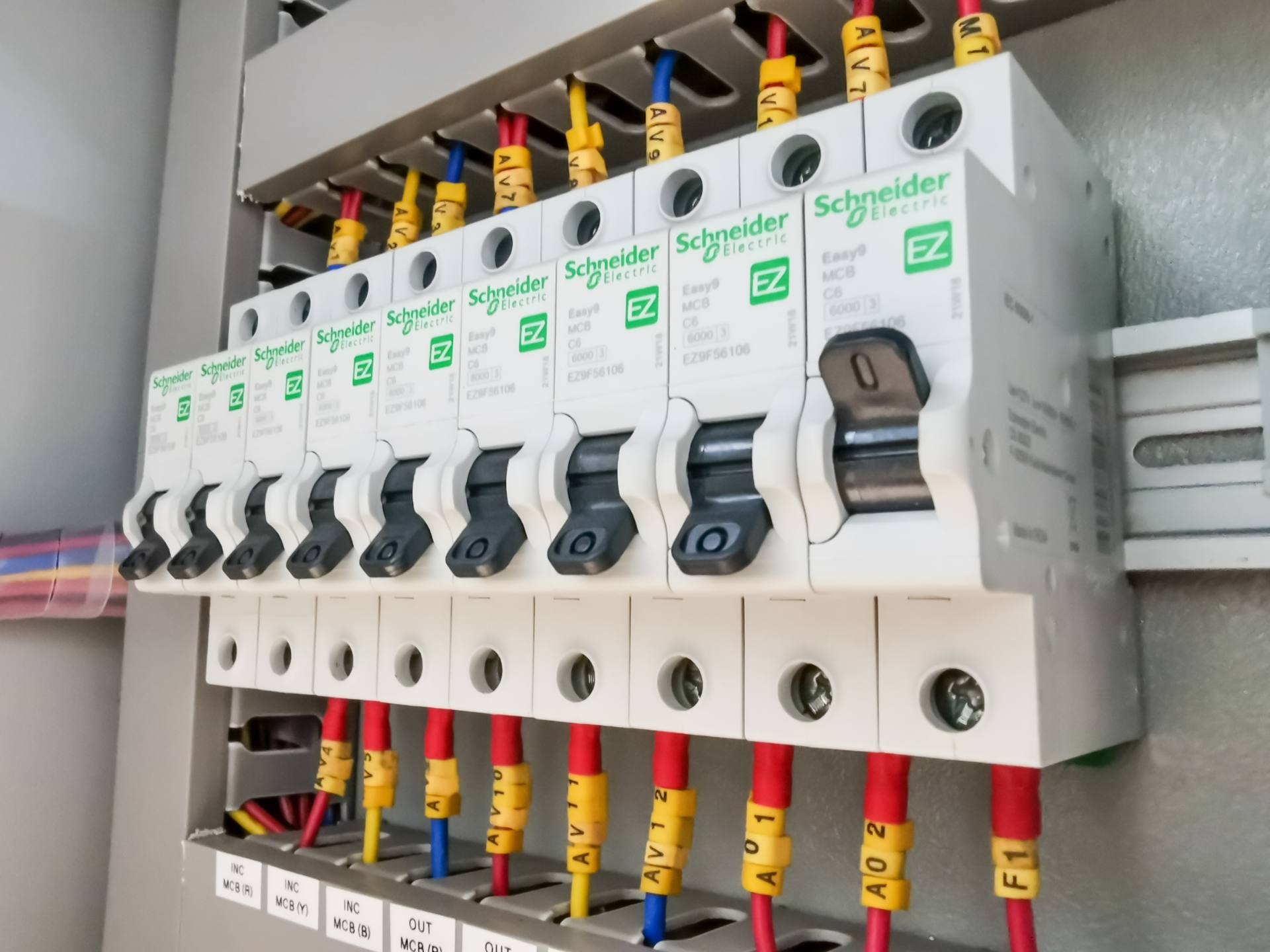 Switchboard circuit breakers